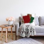 Beyaz Zeminli Ekoseli Kumaş Desenli Dijital Baskılı Modern Şönil Yastık Kırlent Kılıfı Realhomes