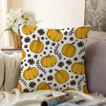 - Sonil-K-8686-Gorsel1 - Realhomes  Beyaz Zemin Üzerinde Renkli Balkabağı Desenli Dijital Baskılı Modern Raşel Kadife Yastık Kılıfı Realhomes