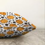 - Sonil-K-8686-Gorsel3 - Realhomes  Beyaz Zemin Üzerinde Renkli Balkabağı Desenli Dijital Baskılı Modern Raşel Kadife Yastık Kılıfı Realhomes