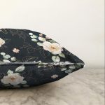 - Sonil-K-8687-Gorsel3 - Realhomes  Rengarenk Zemin Üzerinde Beyaz Çiçek Desenli Raşel Kadife Yastık Kırlent Kılıfı Realhomes