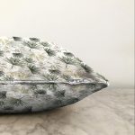 - Sonil-K-8690-Gorsel3 - Realhomes  Beyaz Zemin Üzerinde Yeşil Çamağacı Yaprak Desenli Modern Raşel Kadife Yastık Kırlent Kılıfı Realhomes