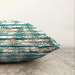 Beyaz Zemin Üzerinde Yeşil Çizgili Yaprak Desenli Modern Raşel Kadife Yastık Kırlent Kılıfı Realhomes