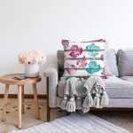 - Sonil-K-8705-Gorsel2 - Realhomes  Beyaz Zeminli Renkli Yaprak Desenli Dijital Baskılı Modern Raşel Kadife Yastık Kırlent Kılıfı Realhomes