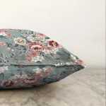 - Sonil-K-8712-Gorsel3 - Realhomes  Rengarenk Zemin Üzerinde Çiçek Desenli Dijital Baskılı Modern Raşel Kadife Yastık Kırlent Kılıfı Realhomes