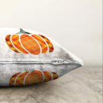 - Sonil-K-8714-Gorsel3 - Realhomes  Beyaz Zemin Üzerinde Ekose Desenli Balkabak Motifli Raşel Kadife Yastık Kırlent Kılıfı Realhomes