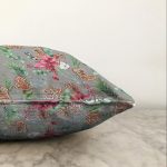 Pastel Zeminli Yılbaşı Çorabı Desenli Dijital Baskılı Modern Raşel Kadife Yastık Kırlent Kılıfı Realhomes