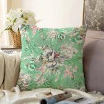 Rengarenk Zemin Üzerinde Çiçek Motifli Dijital Baskılı Modern Raşel Kadife Yastık Kırlent Kılıfı Realhomes