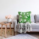 Beyaz Zemin Üzerinde Çiçek Desenli Dijital Baskılı Modern Raşel Kadife Yastık Kırlent Kılıfı Realhomes