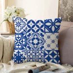 Beyaz Zemin Üzerinde Çini Desenli Dijital Baskılı Modern Raşel Kadife Yastık Kırlent Kılıfı Realhomes