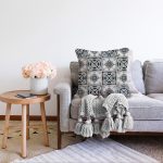 Renkli Zeminli Geometrik Desenli Dijital Baskılı Modern Raşel Kadife Yastık Kırlent Kılıfı Realhomes