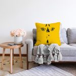 Renkli Zemin Üzerinde Onedraw Çizimli Zurafa Silüeti Raşel Kadife Yastık Kırlent Kılıfı Realhomes