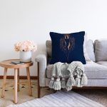 Renkli Zemin Üzerinde Bayan Silüeti Dijital Baskılı Modern Raşel Kadife Yastık Kırlent Kılıfı Realhomes