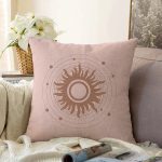 - Sonil-K-8837-Gorsel1 - Realhomes  Pastel Zemin Üzerinde Güneş Desenli Dijital Baskılı Modern Raşel Kadife Yastık Kırlent Kılıfı Realhomes