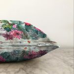 - Sonil-K-8850-Gorsel3 - Realhomes  Renkli Zemin Üzerinde Oklu Kaktüs Desenli Raşel Kadife Yastık Kırlent Kılıfı Realhomes