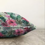 - Sonil-K-8851-Gorsel3 - Realhomes Renkli Zemin Üzerinde Kaktüs Desenli Dijital Baskılı Modern Raşel Kadife Yastık Kırlent Kılıfı Realhomes