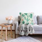 - Sonil-K-8856-Gorsel2 - Realhomes Renkli Zemin Üzerinde Kaktüs Desenli Dijital Baskılı Modern Raşel Kadife Yastık Kırlent Kılıfı Realhomes