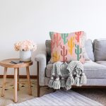 Renkli Zeminli Sevimli Kaktüs Desenli Dijital Baskılı Modern Raşel Kadife Yastık Kırlent Kılıfı Realhomes
