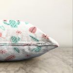 - Sonil-K-8870-Gorsel3 - Realhomes Beyaz Zeminli Renkli Yaprak Desenli Dijital Baskılı Modern Raşel Kadife Yastık Kırlent Kılıfı Realhomes