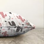 - Sonil-K-8875-Gorsel3 - Realhomes Beyaz Zeminli Renkli Kaktüs Desenli Dijital Baskılı Modern Raşel Kadife Yastık Kırlent Kılıfı Realhomes