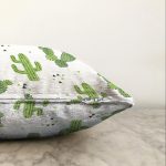 - Sonil-K-8876-Gorsel3 - Realhomes Beyaz Zeminli Renkli Kaktüs Desenli Dijital Baskılı Modern Raşel Kadife Yastık Kırlent Kılıfı Realhomes