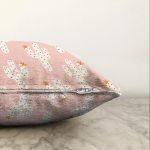 - Sonil-K-8878-Gorsel3 - Realhomes  Renkli Zemin Üzerinde Kaktüs Desenli Dijital Baskılı Modern Raşel Kadife Yastık Kırlent Kılıfı Realhomes