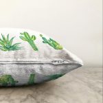 Beyaz Zemin Üzerinde Kaktüs Desenli Dijital Baskılı Modern Raşel Kadife Yastık Kırlent Kılıfı Realhomes