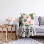 - Sonil-K-8880-Gorsel2 - Realhomes Renkli Zemin Üzerinde Kaktüs Desenli Dijital Baskılı Modern Raşel Kadife Yastık Kırlent Kılıfı Realhomes