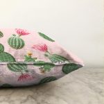 - Sonil-K-8880-Gorsel3 - Realhomes Renkli Zemin Üzerinde Kaktüs Desenli Dijital Baskılı Modern Raşel Kadife Yastık Kırlent Kılıfı Realhomes