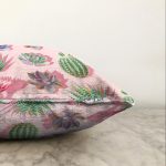 Renkli Zemin Üzerinde Kaktüs Desenli Dijital Baskılı Modern Raşel Kadife Yastık Kırlent Kılıfı Realhomes