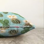 Renkli Zemin Üzerinde Kaktüs Desenli Dijital Baskılı Modern Raşel Kadife Yastık Kırlent Kılıfı Realhomes