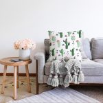 - Sonil-K-8884-Gorsel2 - Realhomes  Beyaz Zemin Üzerinde Kaktüs Desenli Dijital Baskılı Modern Raşel Kadife Yastık Kırlent Kılıfı Realhomes