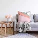 - Sonil-K-8907-Gorsel2 - Realhomes  Renkli Geometrik Desenli Mermer Motifli Dijital Baskılı Modern Raşel Kadife Kırlent Kılıfı Realhomes