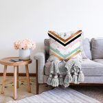 - Sonil-K-8908-Gorsel2 - Realhomes  Renkli Geometrik Desenli Mermer Motifli Dijital Baskılı Modern Raşel Kadife Kırlent Kılıfı Realhomes