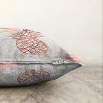 - Sonil-K-8915-Gorsel3 - Realhomes  Mermer Zeminli Renkli Ananas Desenli Dijital Baskılı Modern Raşel Kadife Yastık Kırlent Kılıfı Realhomes