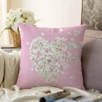 Rengarenk Zeminli Kalp Desenli Ortanca Çiçek Raşel Kadife Yastık Kırlent Kılıfı Realhomes
