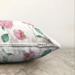 Beyaz Zeminli Rengarenk Ortanca Çiçek Motifli Dijital Baskılı Modern Raşel Kadife Kırlent Kılıfı Realhomes