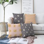 4'lü Çift Taraflı Renkli Zemin Üzerinde Gold Detaylı Yılbaşı Desenli Modern Şönil Yastık Kırlent Kılıf Seti Realhomes