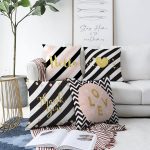 - Sonil-K4luset561-Gorsel1 - Realhomes  4'lü Çift Taraflı Beyaz Zemin Üzerinde Gold Detaylı Yazılı Modern Şönil Yastık Kırlent Kılıf Seti Realhomes