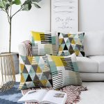 4'lü Çift Taraflı Beyaz Zemin Üzerinde Geometrik Desenli Modern Şönil Yastık Kırlent Kılıf Seti Realhomes