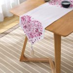 - UcgenRunner-102-Gorsel2 - Realhomes  RealHomes Dijital Baskılı Özel Tasarım Püsküllü Şönil Üçgen Runner Realhomes