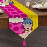 - UcgenRunner-164-Gorsel1 - Realhomes  Realhomes Pop Art Dijital Baskılı Dekoratif Özel Tasarım Püsküllü Şönil Üçgen Runner Realhomes