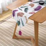 - UcgenRunner-198-Gorsel2 - Realhomes  Kuş Tüyü Resimli Dijital Baskılı Dekoratif Püsküllü Şönil Üçgen Runner Realhomes