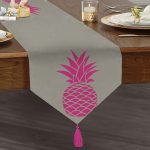 Gri Zemin Ananas Baskılı Dijital Püsküllü Şönil Üçgen Runner Realhomes