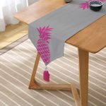 Gri Zemin Ananas Baskılı Dijital Püsküllü Şönil Üçgen Runner Realhomes