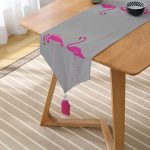 - UcgenRunner-2017-Gorsel2 - Realhomes  Gri Zemin Flamingo Desenli Dijital Püsküllü Şönil Üçgen Runner Realhomes