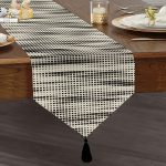 - UcgenRunner-2030-Gorsel1 - Realhomes  RealHomes Dijital Baskılı Özel Tasarım Püsküllü Şönil Üçgen Runner Realhomes