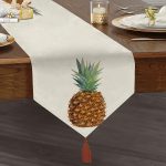 - UcgenRunner-2031-Gorsel1 - Realhomes  Ananas Desenli Dijital Baskılı Dekoratif Püsküllü Şönil Üçgen Runner Realhomes