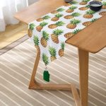 Ananas Desenli Dijital Baskı Dekoratif Püsküllü Şönil Üçgen Runner Realhomes