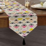 - UcgenRunner-2051-Gorsel1 - Realhomes  Renkli Kareler Özel Tasarım Dijital Baskılı Püsküllü Şönil Üçgen Runner Realhomes