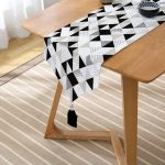 - UcgenRunner-2053-Gorsel2 - Realhomes  RealHomes Baklava Motifli Dekoratif Özel Tasarım Püsküllü Şönil Üçgen Runner Realhomes